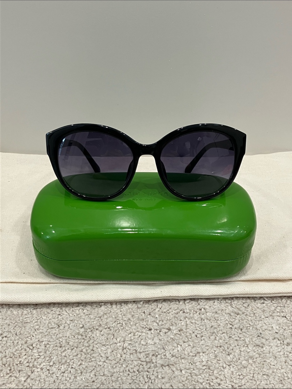 Kate Spade Black Round Sunglasses with Green Case